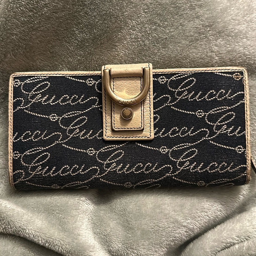 Authentic Gucci wallet